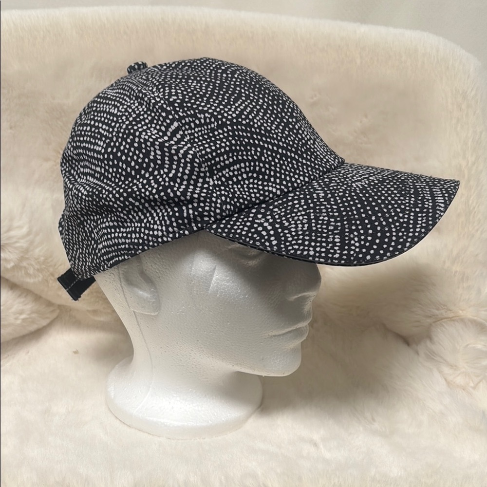 Lululemon Black and White Patterned Cap